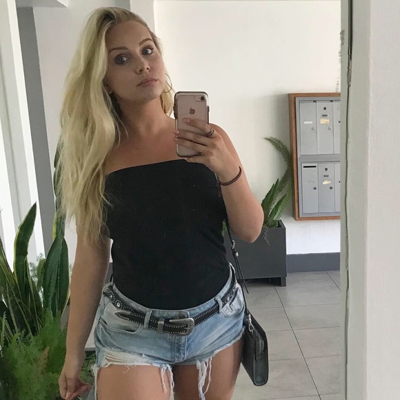 Meet your Posher, Jessica - Picture 1 of 1